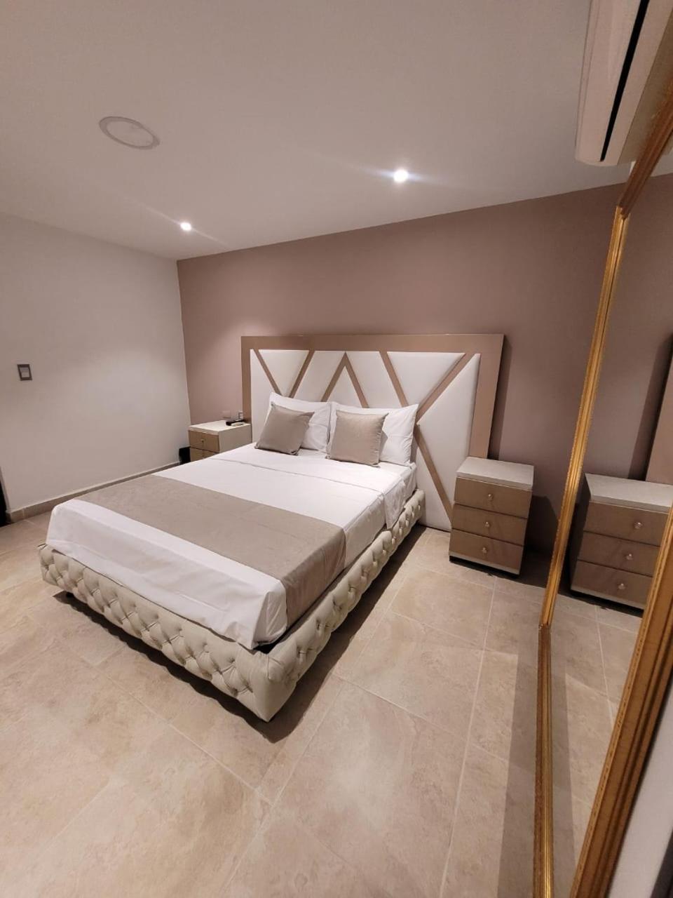 Med 33 Hotel